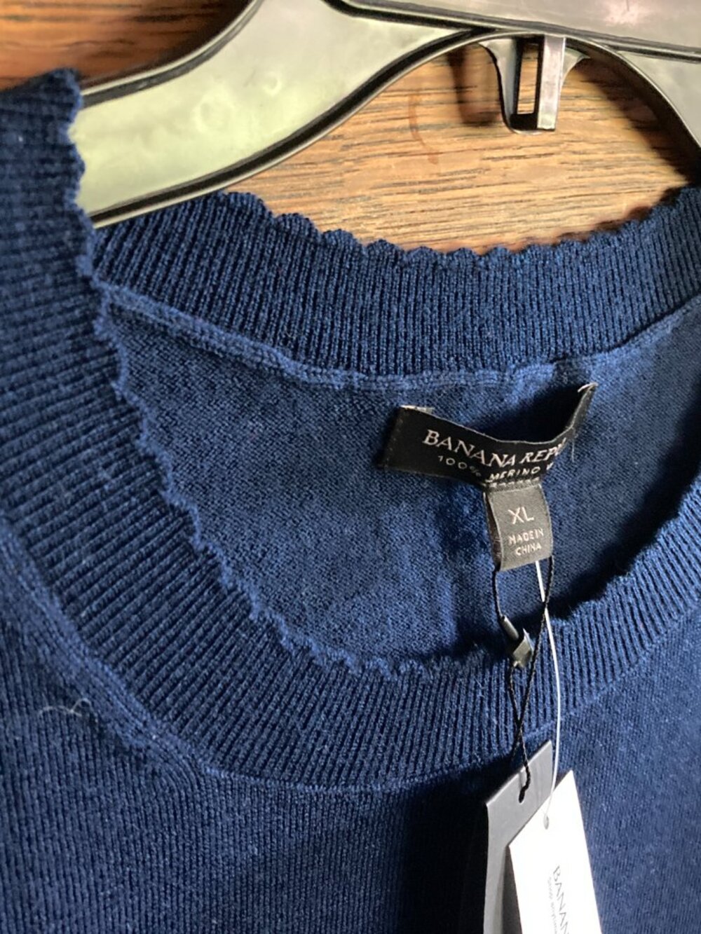 Lot of 2 NWT Banana Republic merino sweaters, scalloped neck, plum & navy, XL - Picture 3 of 6